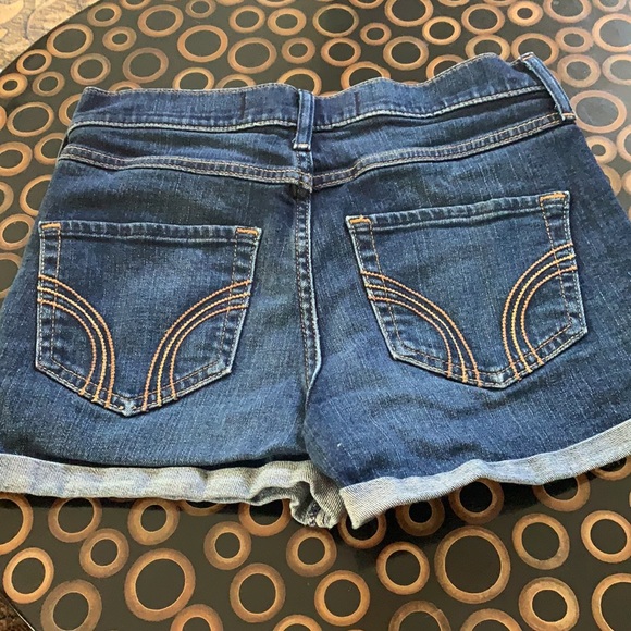 Hollister high waisted dark wash jean shorts - Picture 2 of 4